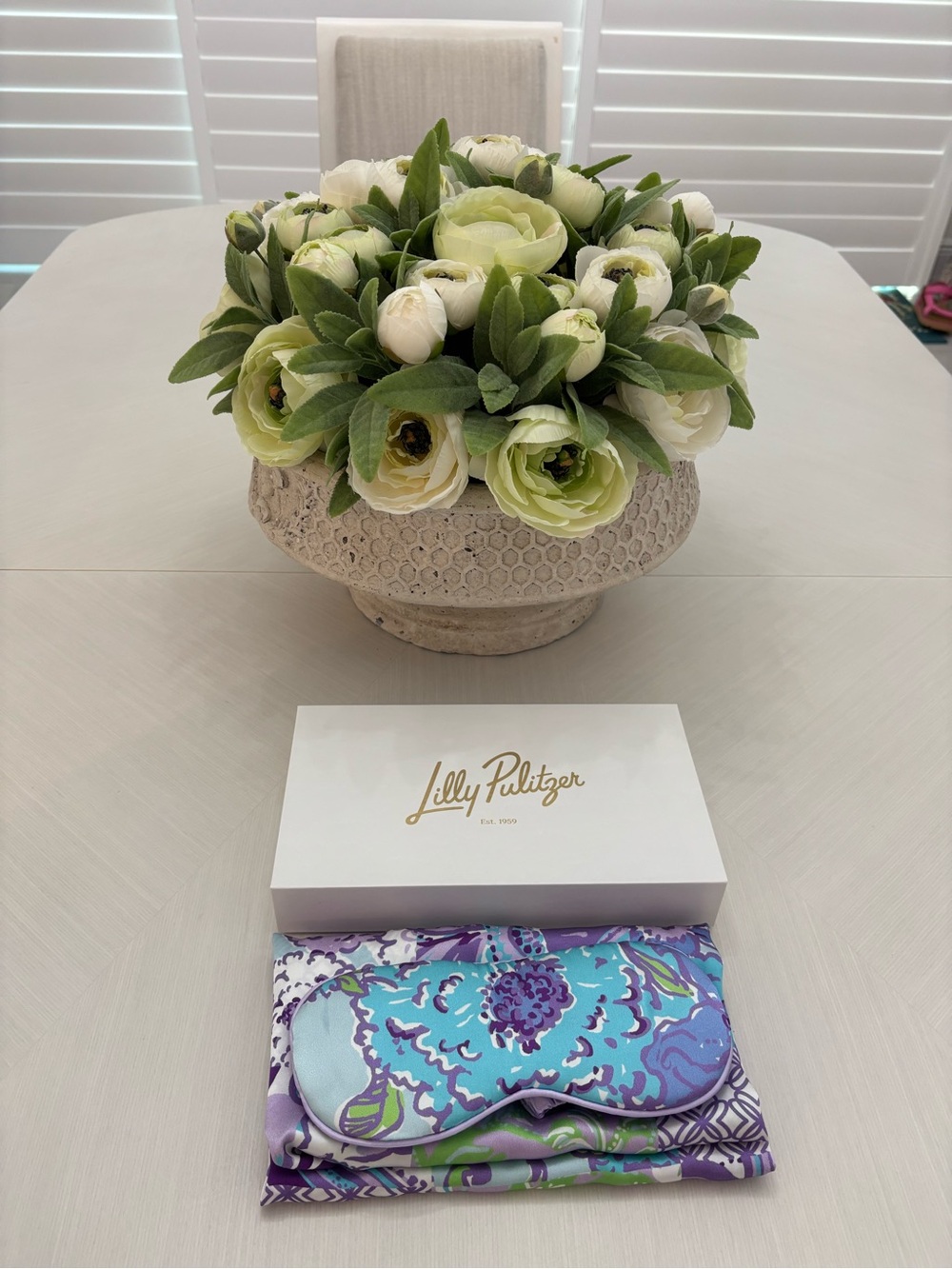 Lilly Pulitzer silk pillowcase and eye mask set - Picture 2 of 4
